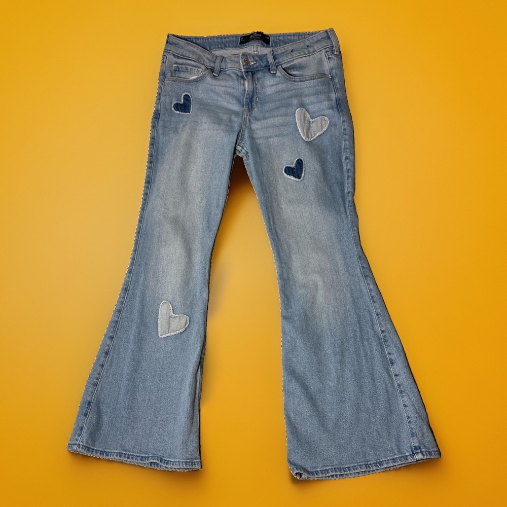 Hollister Women's Low-Rise Flare Jeans Blue Light Boho Stretch Heart 8s Vintage